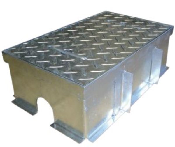 画像1: F-RBH-20（T-6）鋼板製量水器ボックス　アウス (1)